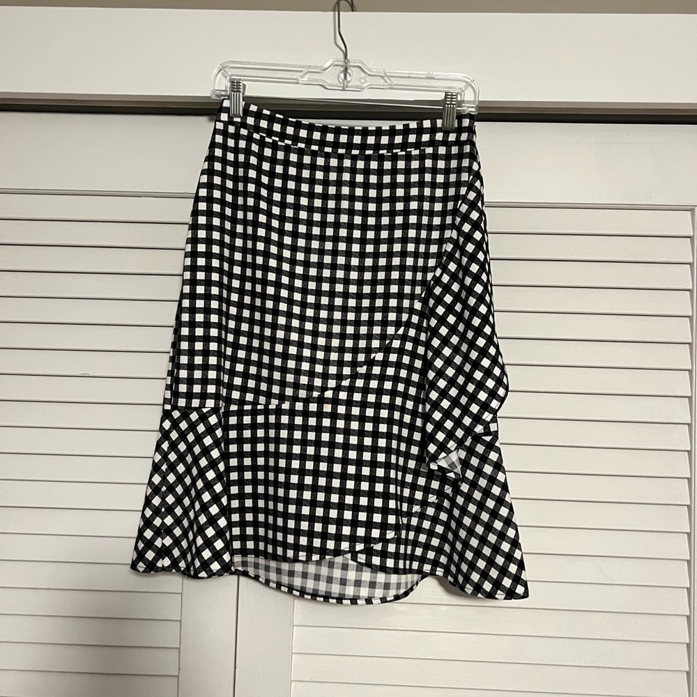 Banana Republic Skirt black and white checkered with ruffle